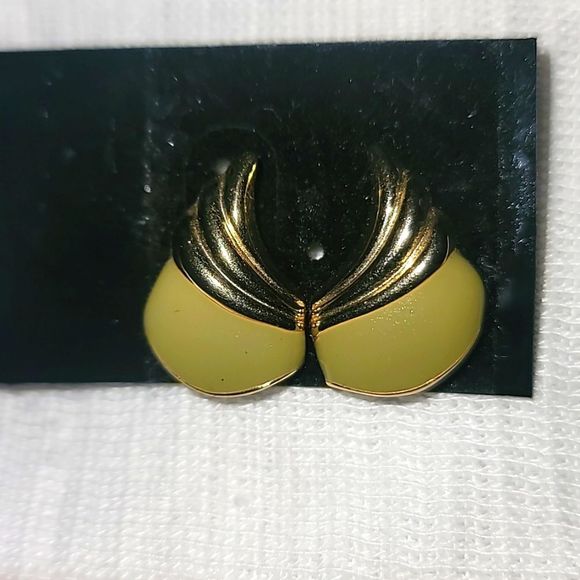Vintage green and gold winged earrings - Picture 2 of 3